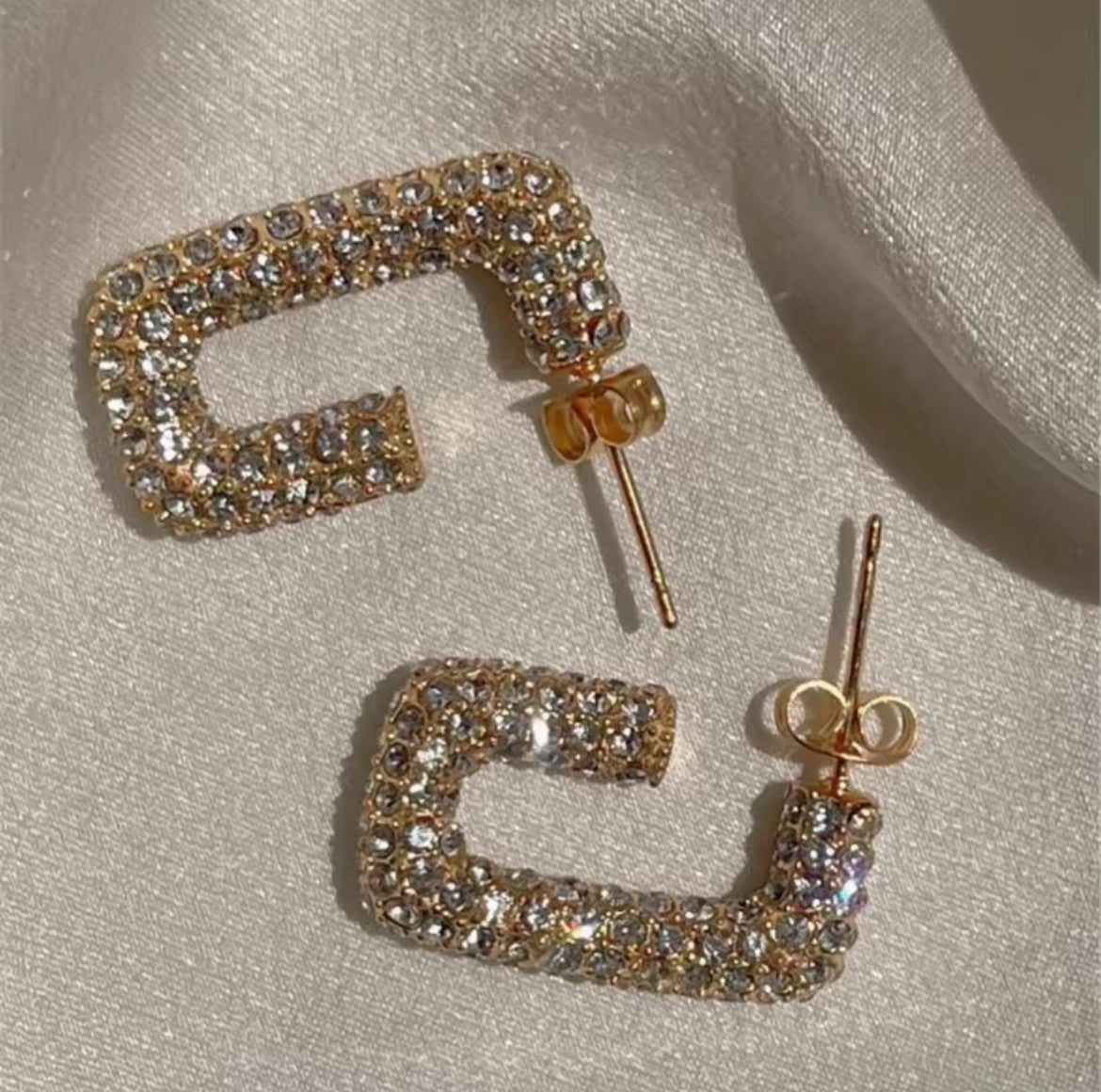 Rhinestone earring