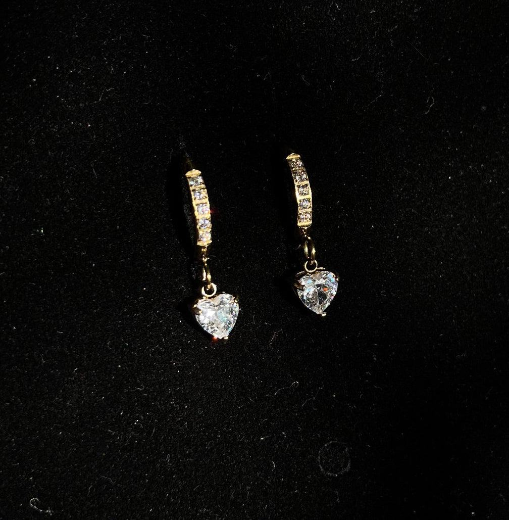 Mini heart drop earring