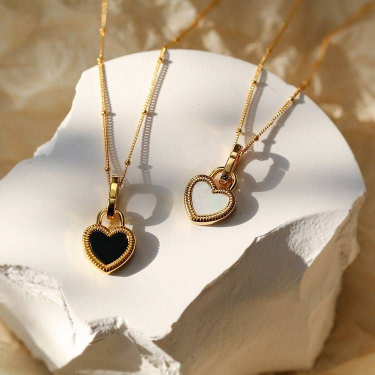 Reversible heart necklace