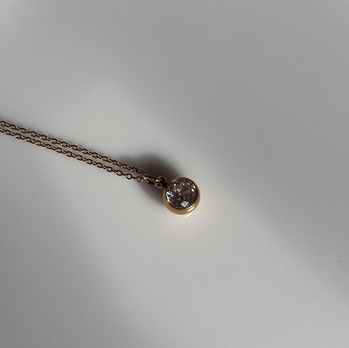 Round  solitaire necklace