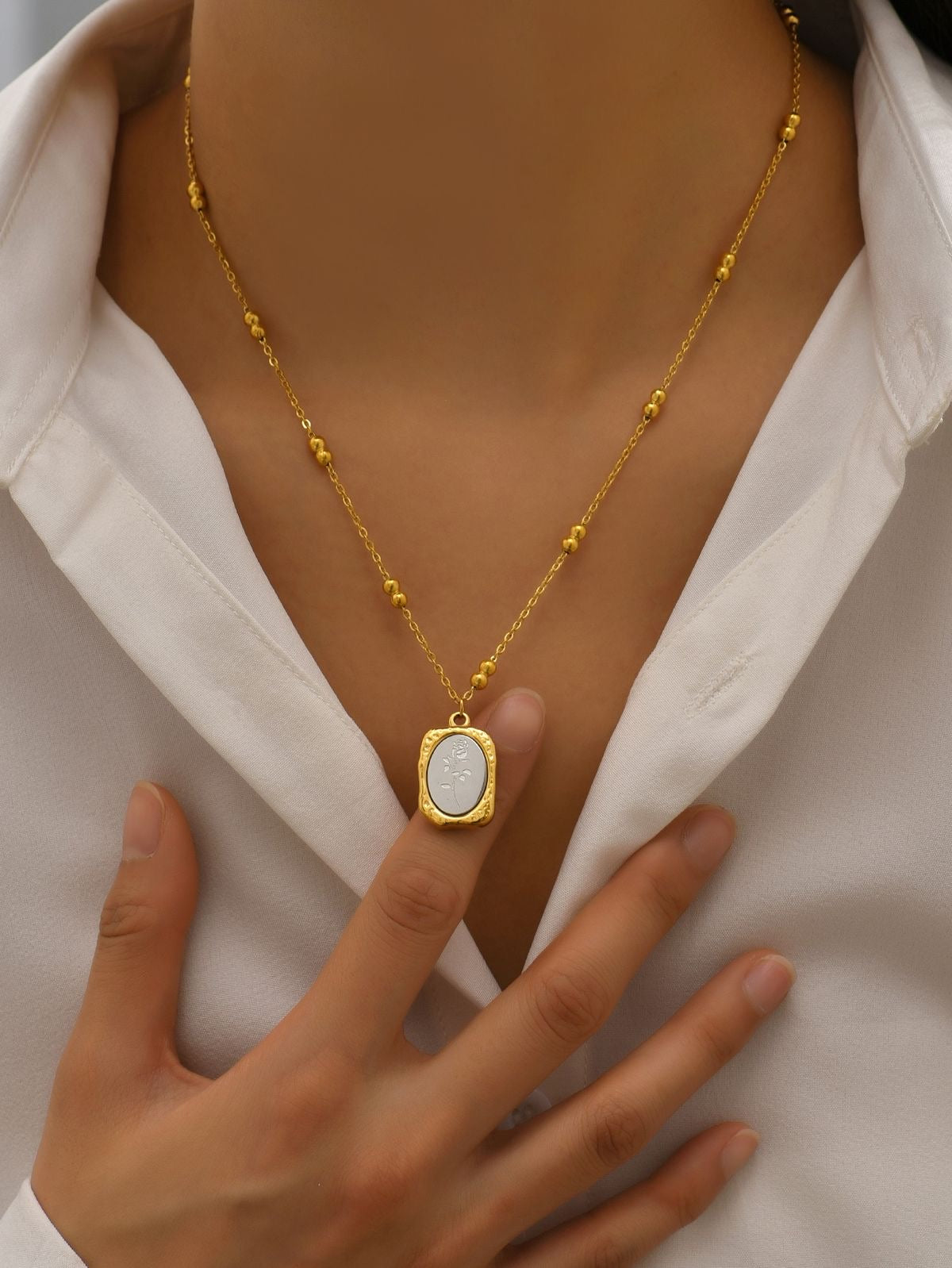 Vintage rose necklace