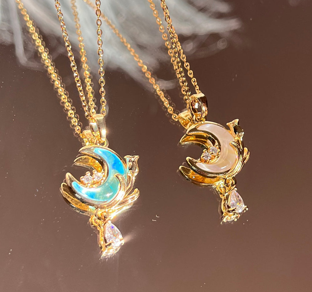 Lunar necklace