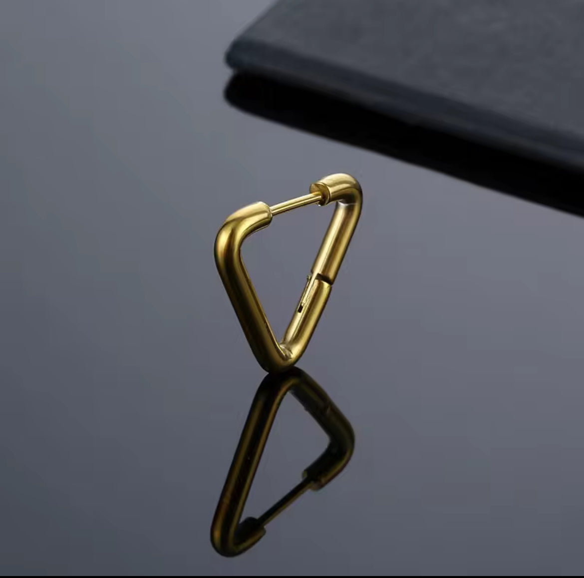 triara hoops
