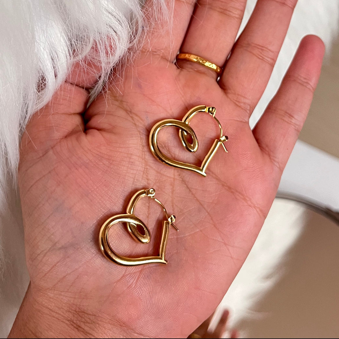 Kriti hoops