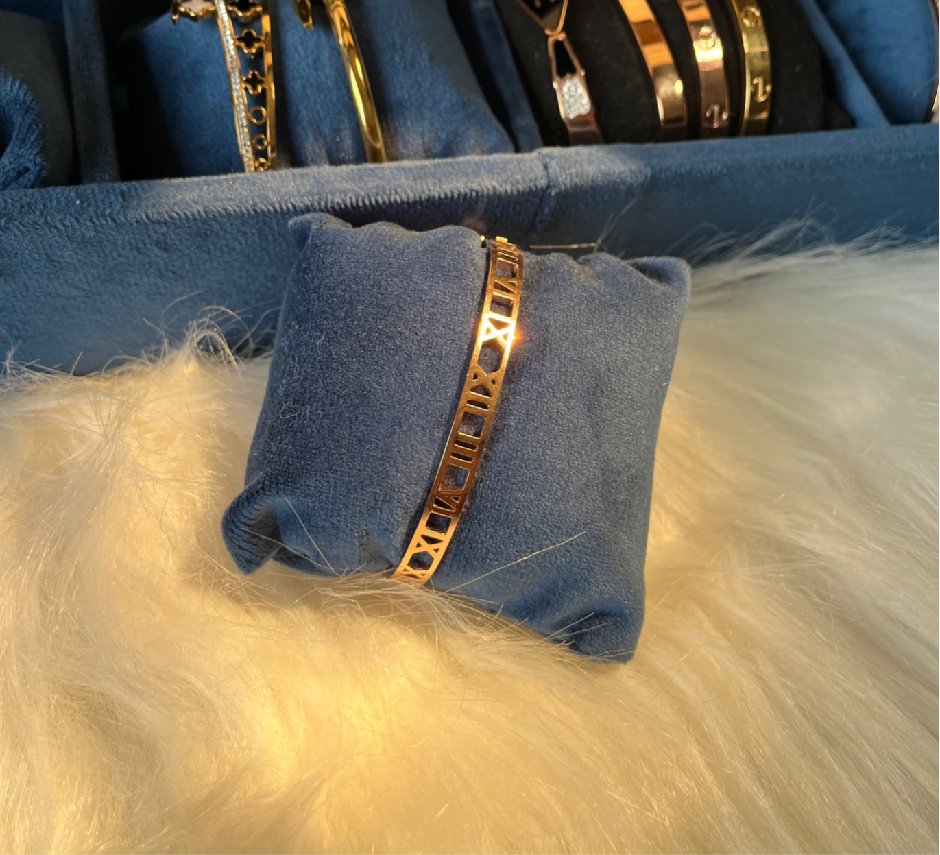 Roman bracelet