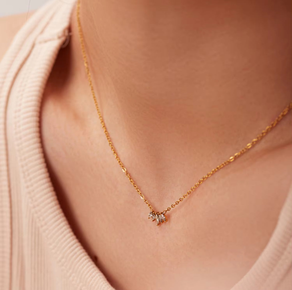 Dainty necklace