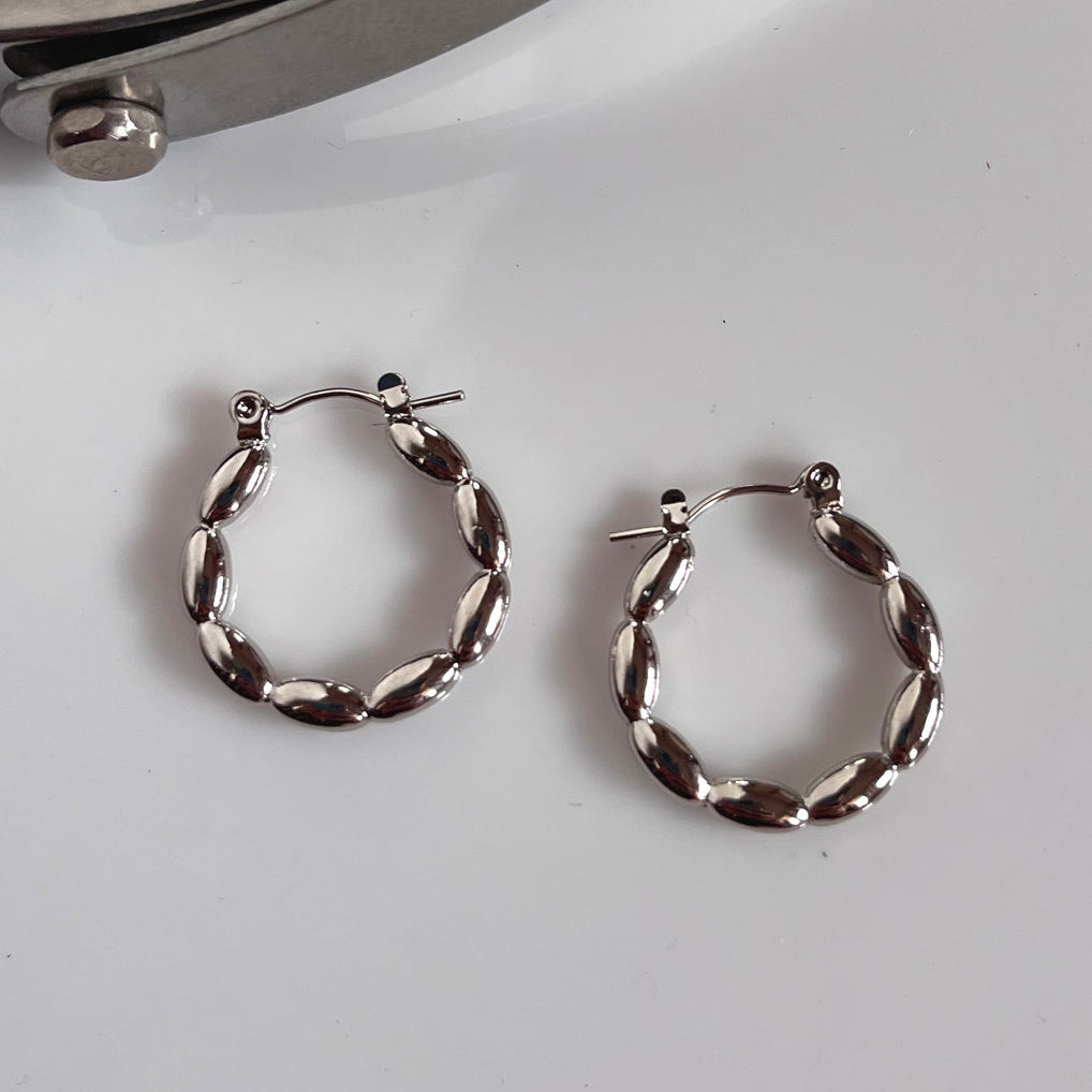 Silver snow hoops