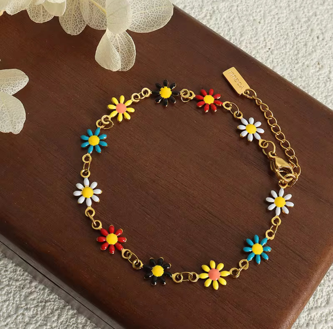 Daisy bracelet