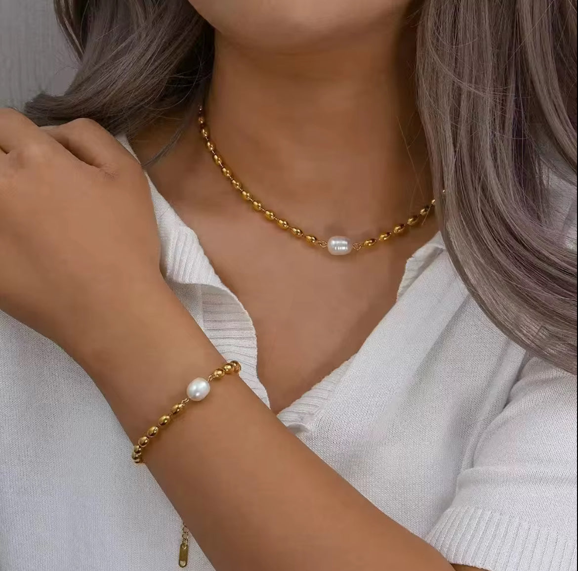 Bella necklace and bracelet