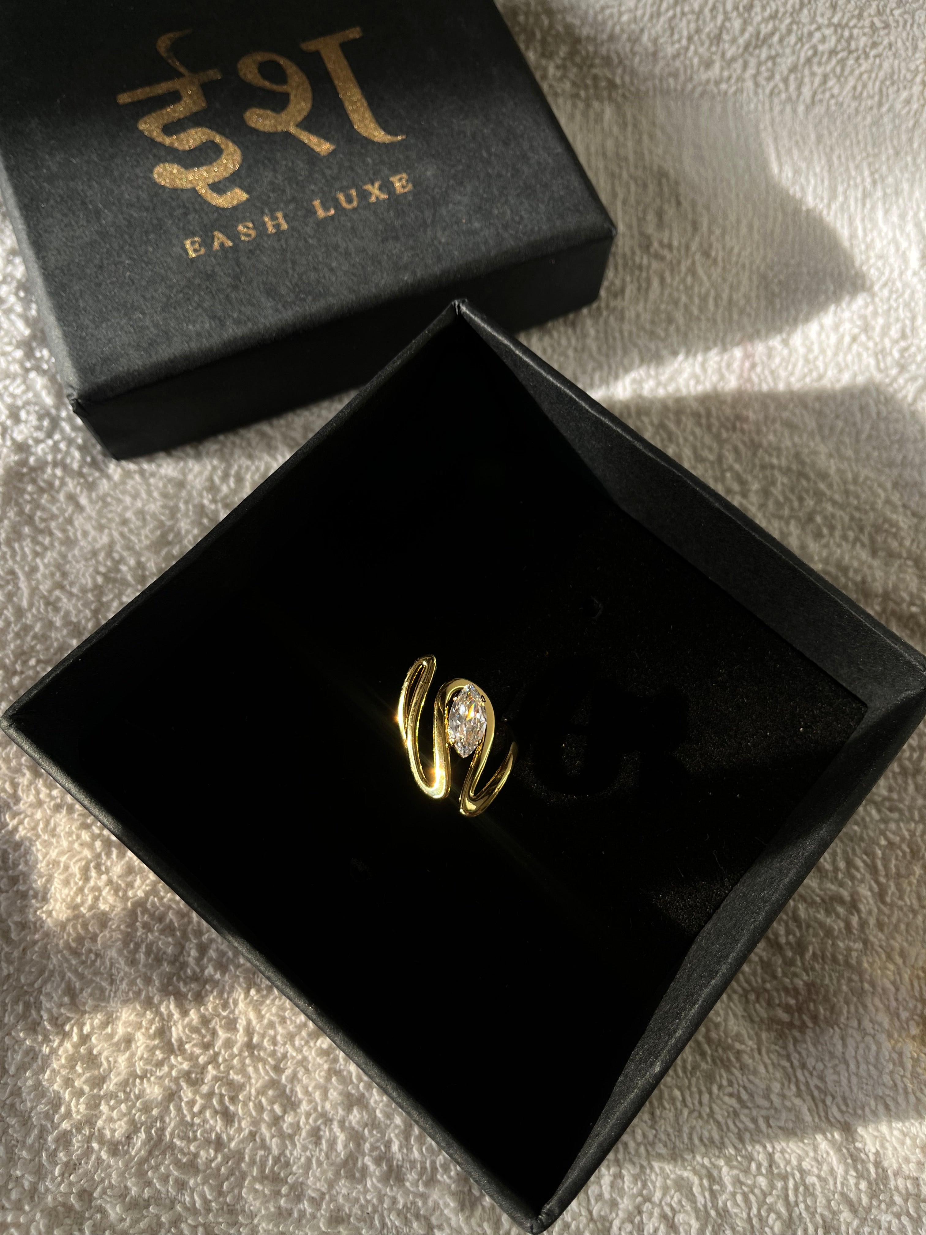 Zig zag ring