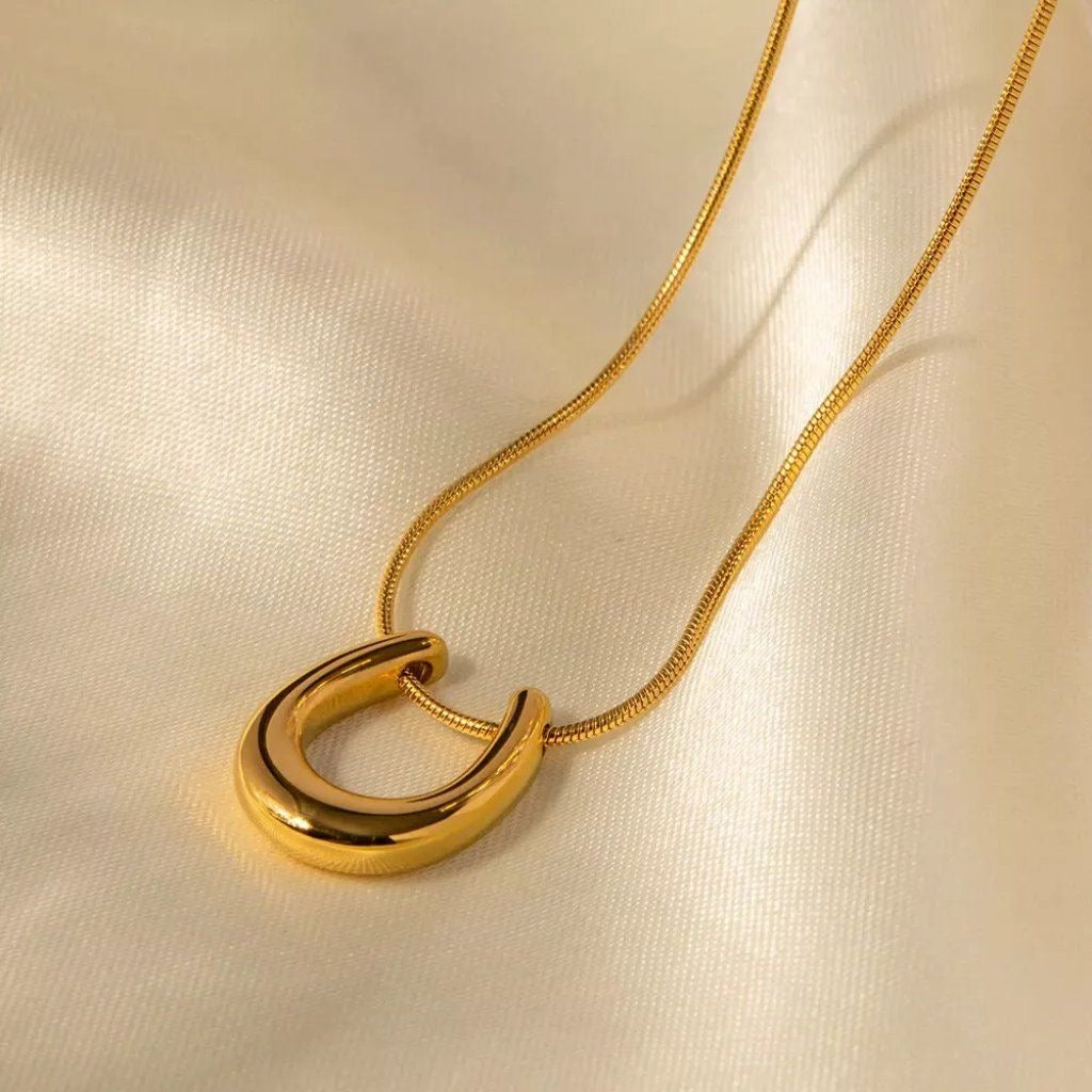 Reinaya necklace