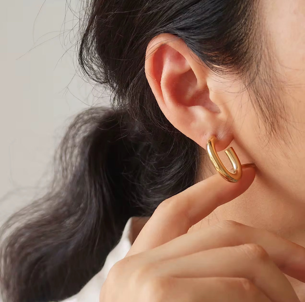 Shubhi hoops