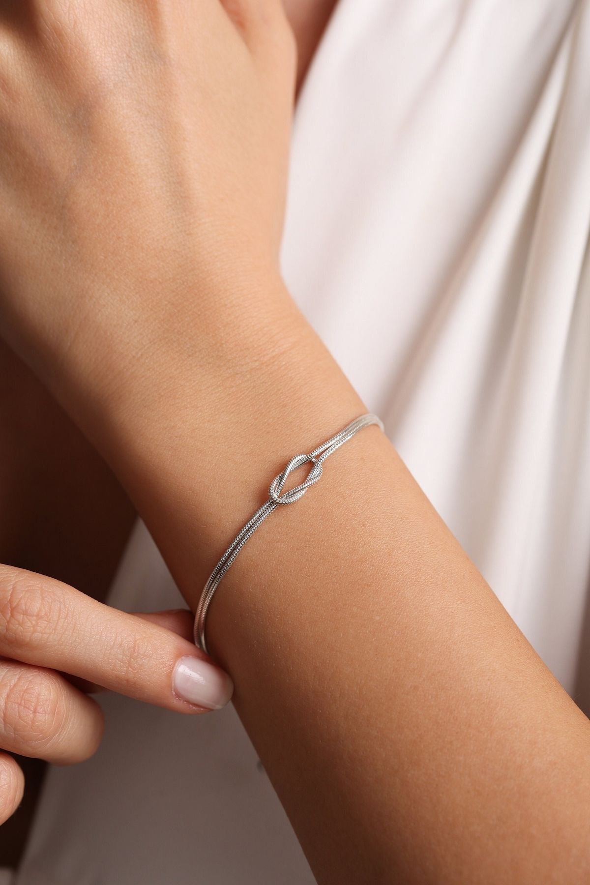 The KNOT bracelet
