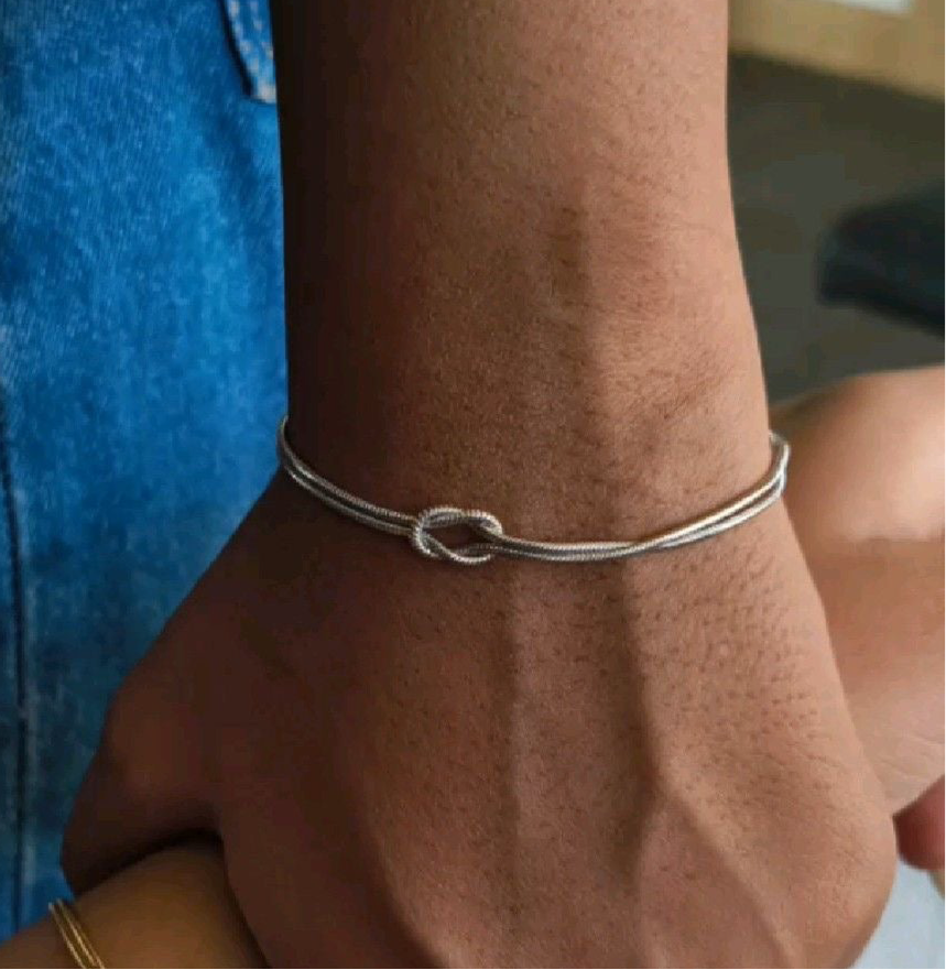 The KNOT bracelet
