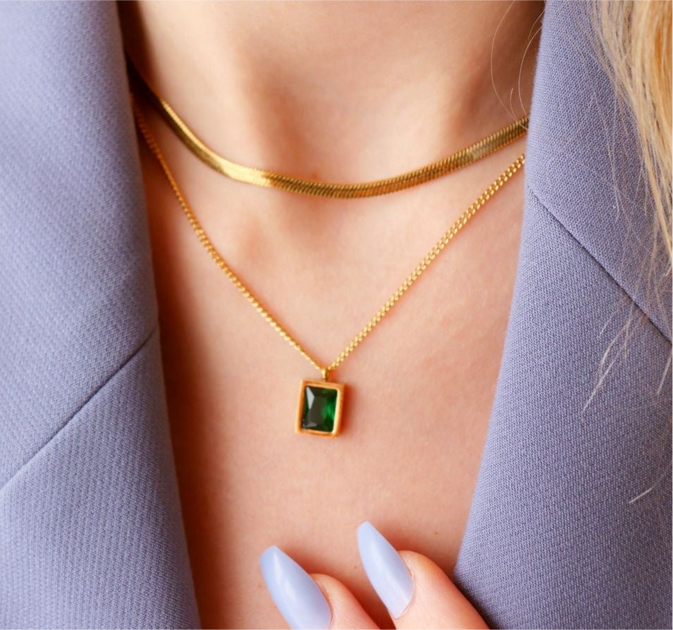 Emerald layer necklace