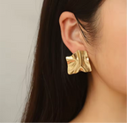 Lilly earring