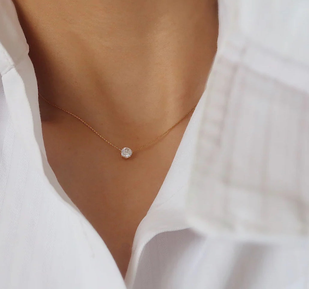 Solitaire necklace