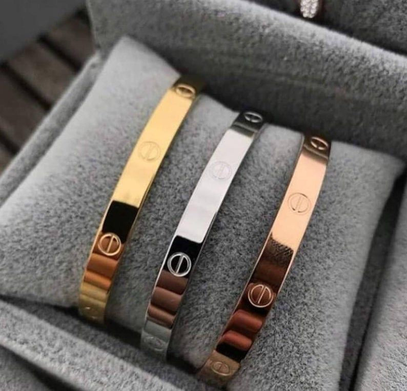 Cartie bracelet ( size -18)