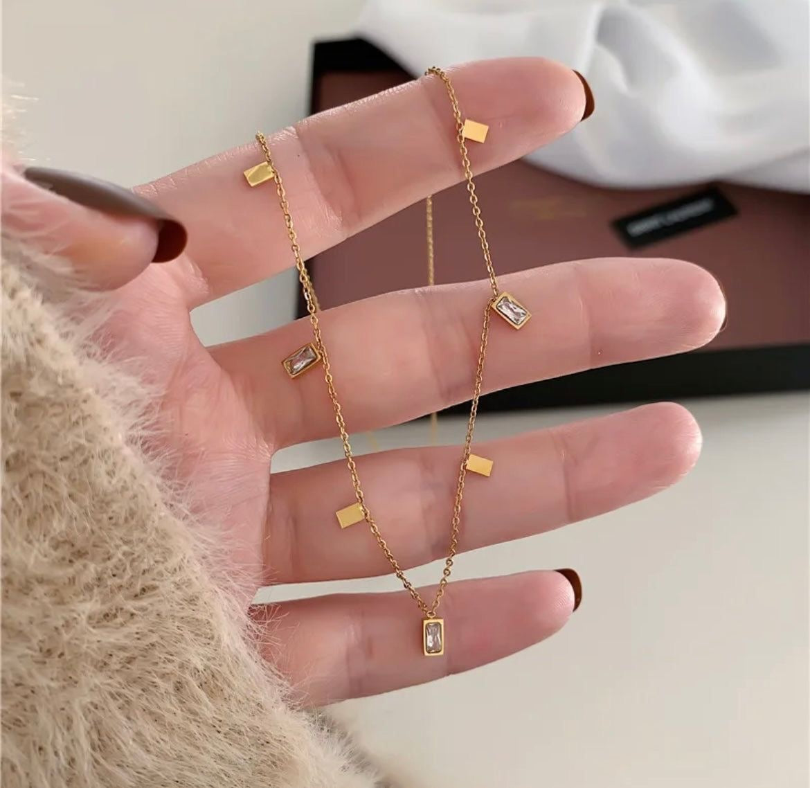 Arah necklace