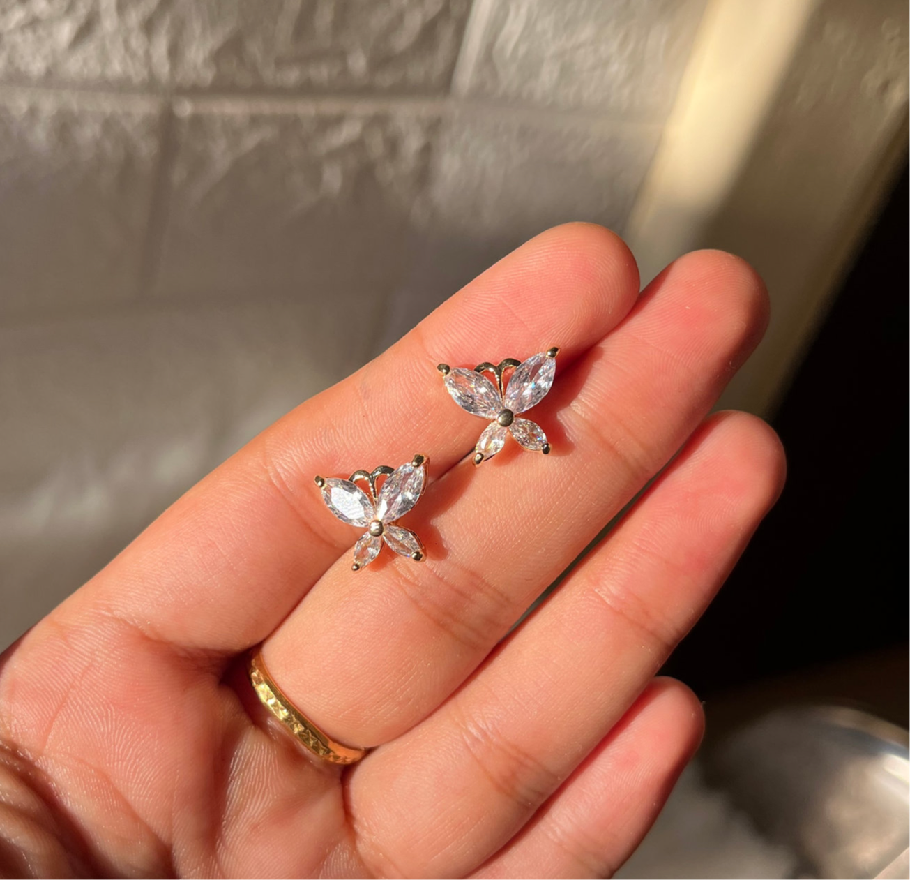 Bindi earring