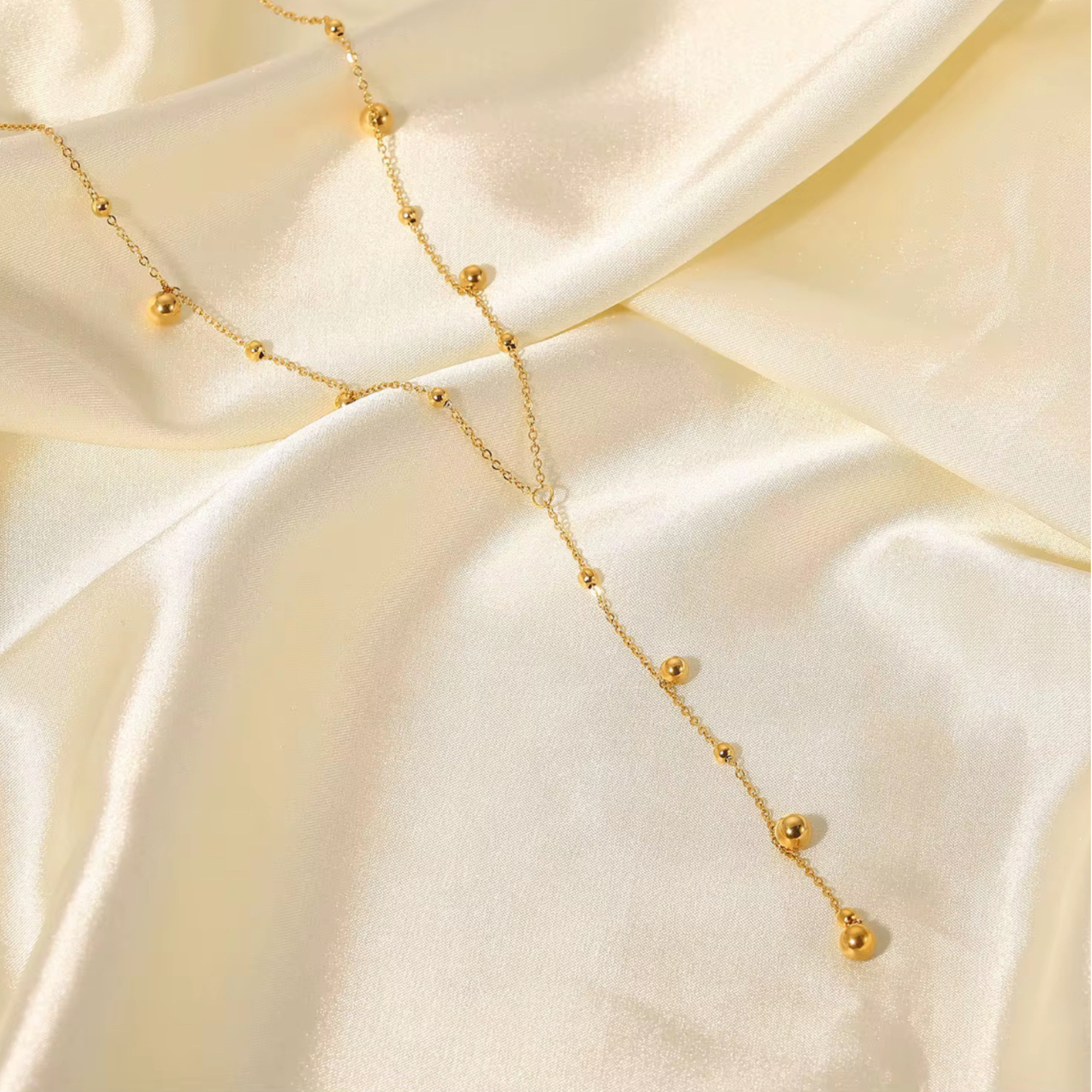 Long dainty necklace