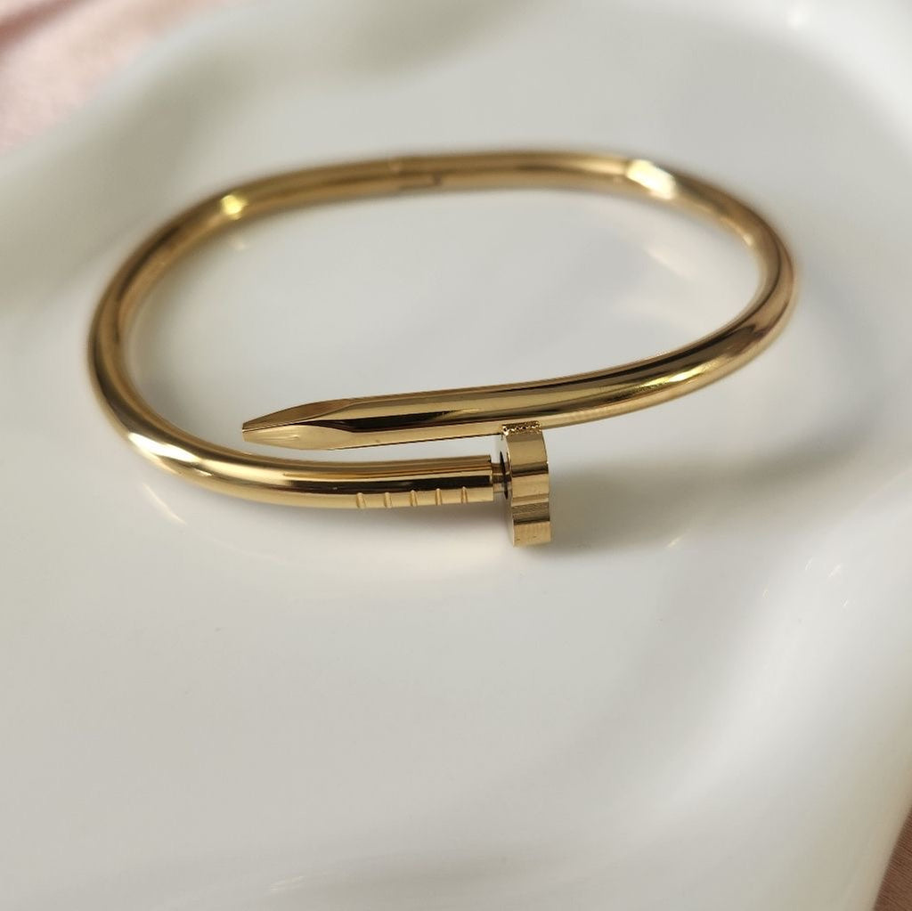 Nail bracelet
