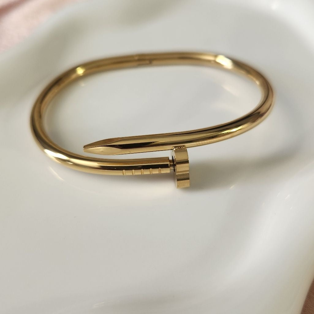 Nail bracelet