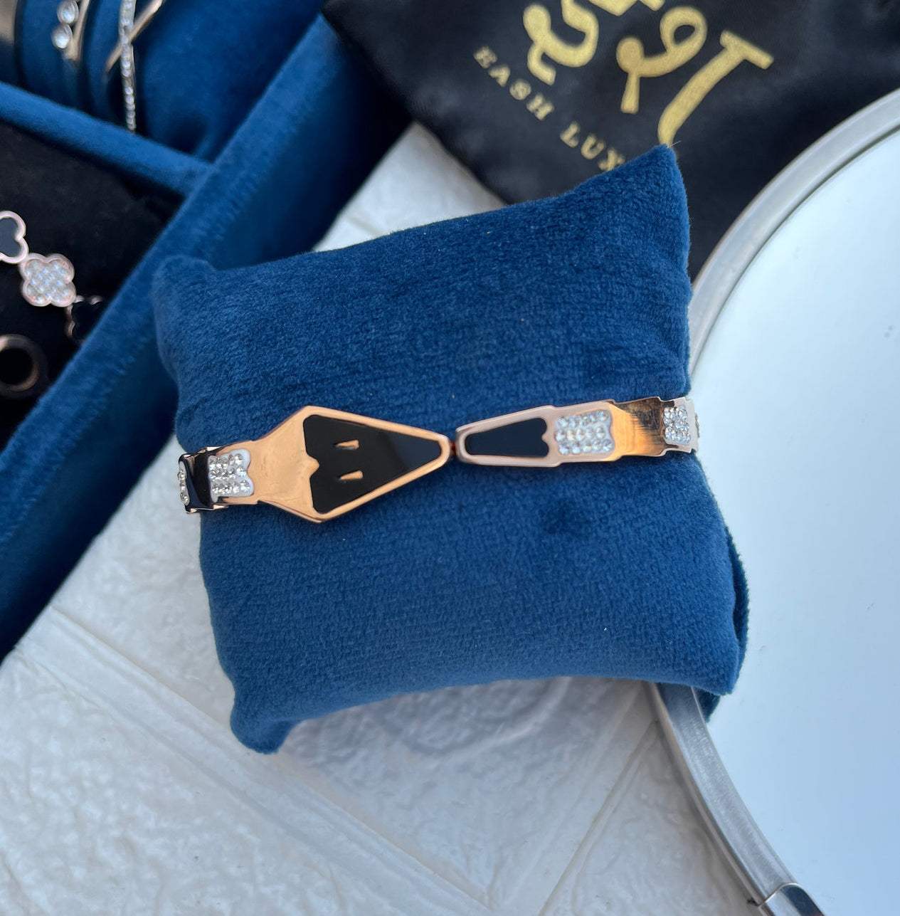 Serpent bracelet