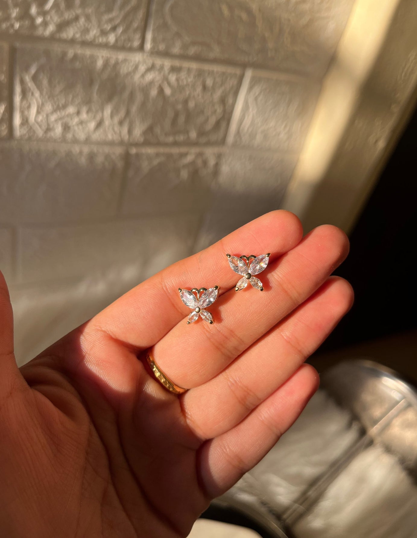 Bindi earring