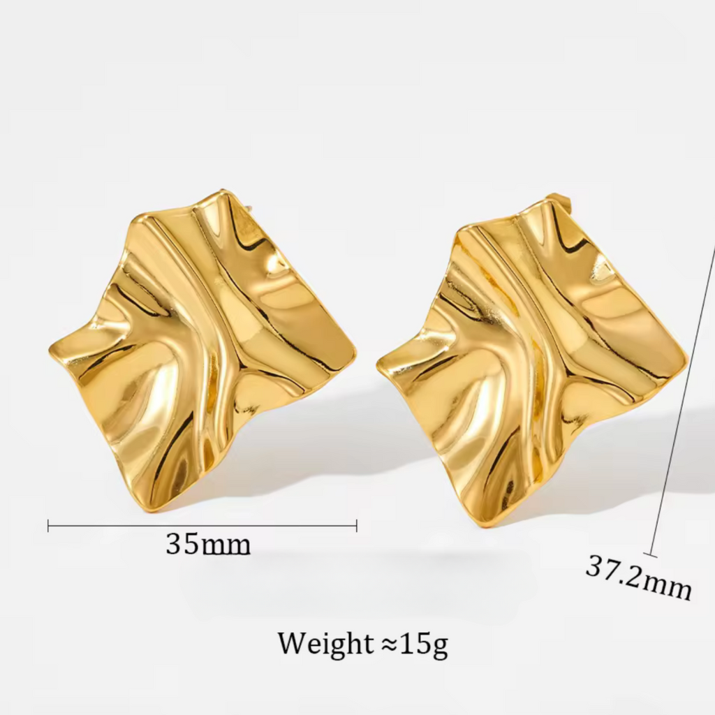 Lilly earring