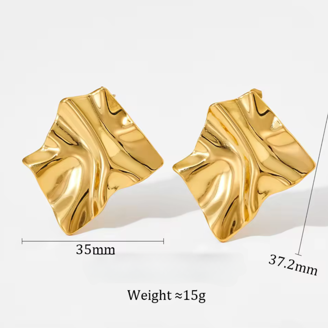 Lilly earring