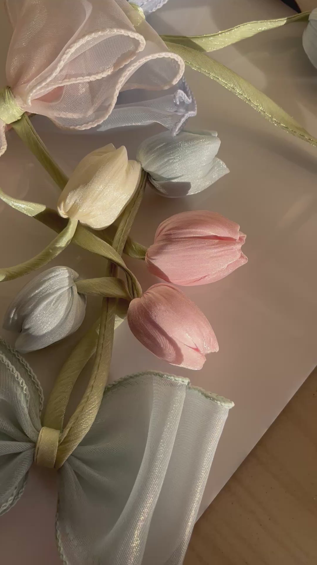 Tulip bow / bag charm
